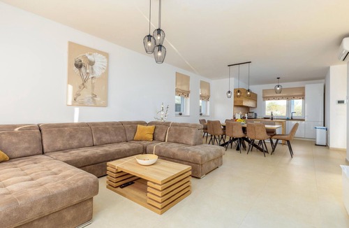 Marcana House | Nice home in Segotici