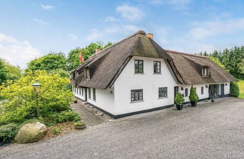 Sjølund House | Nice home in Sjølund with kitchen
