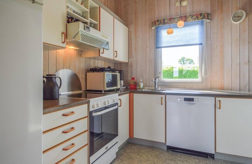 Grønninghoved Strand House | Nice home in Sjølund with sauna
