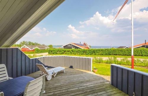 Grønninghoved Strand House | Nice home in Sjølund with sauna
