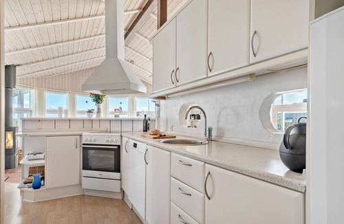 Grønninghoved Strand House | Nice home in Sjølund with sauna