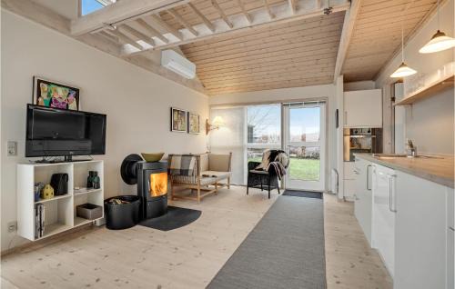 Skarup Fyn House | Nice Home In Skårup Fyn With Wifi