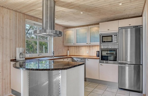 Skagen House | Nice home in Skagen with kitchen