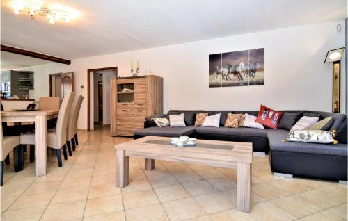 Saint-Laurent-La-Vernede House | Nice Home In Slaurent-La-Vernede