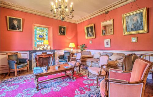 Saint-Martin-des-Combes House | Nice Home In St Martin Des Combes