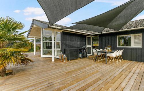 Strøby Ladeplads House | Nice Home In Strøby With Wifi
