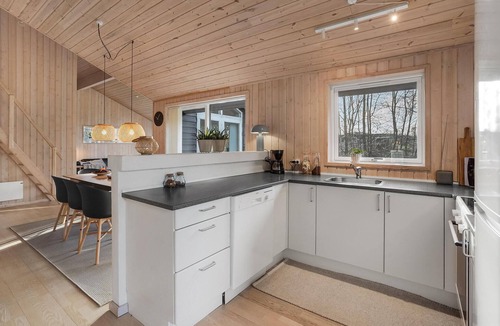 Mommark Strand House | Nice home in Sydals with sauna