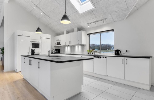 Mommark Strand House | Nice home in Sydals with sauna