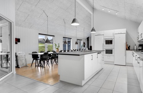 Mommark Strand House | Nice home in Sydals with sauna