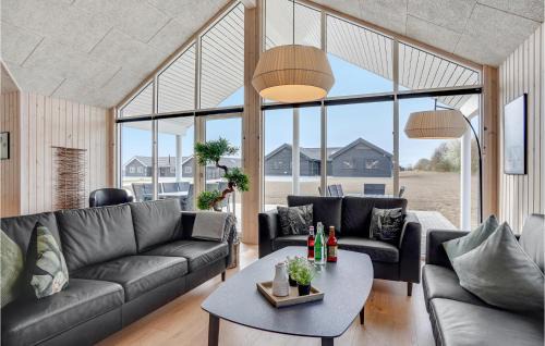 Mommark Strand House | Nice Home In Sydals With Kitchen
