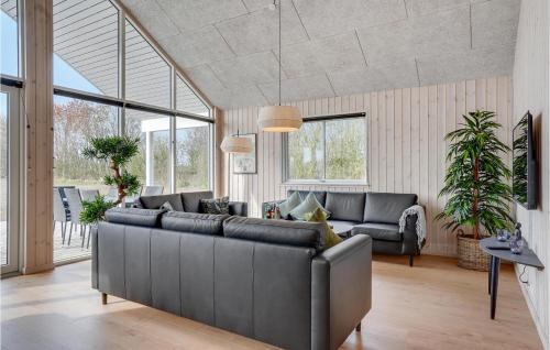 Mommark Strand House | Nice Home In Sydals With Kitchen