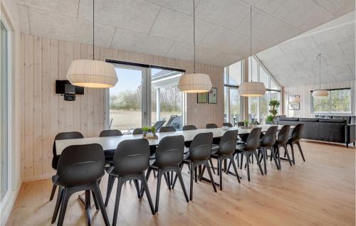 Mommark Strand House | Nice Home In Sydals With Kitchen