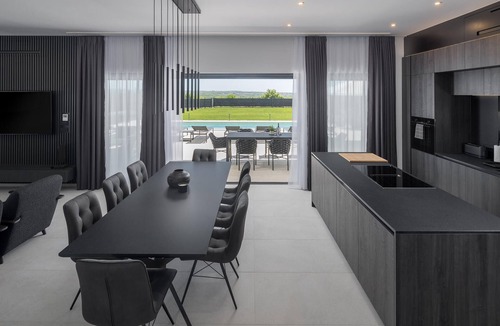 Frata House | Nice home in Tar with private swimming pool, can be inside or outside
