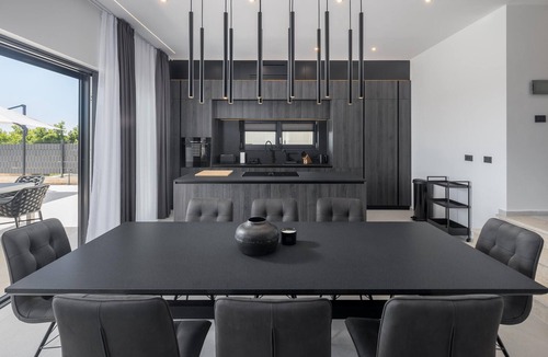Frata House | Nice home in Tar with private swimming pool, can be inside or outside