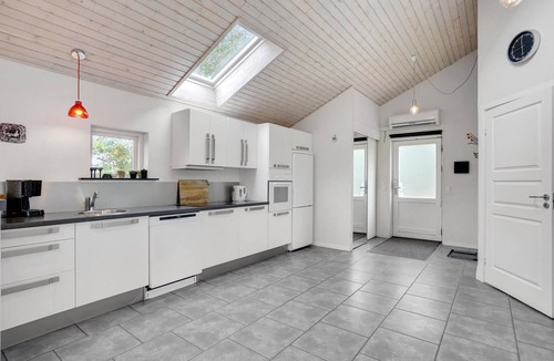 Skaven Strand House | Nice home in Tarm with sauna