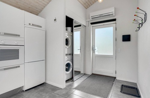 Skaven Strand House | Nice home in Tarm with sauna