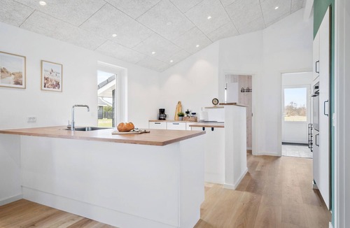 Skaven Strand House | Nice home in Tarm with sauna
