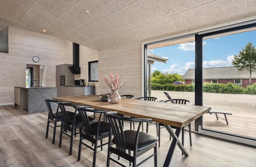 Skaven Strand House | Nice home in Tarm with WiFi