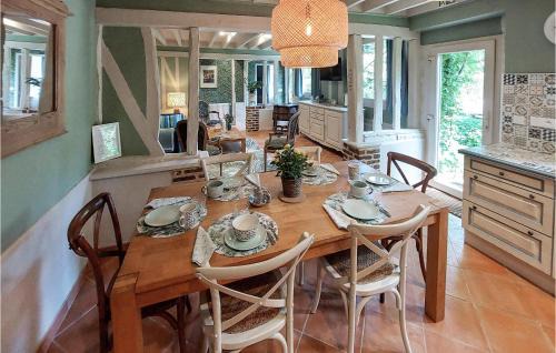 Thierville House | Nice Home In Thierville With Heated Swimming Pool