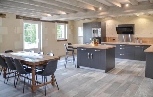 Thilouze House | Nice Home In Thilouze