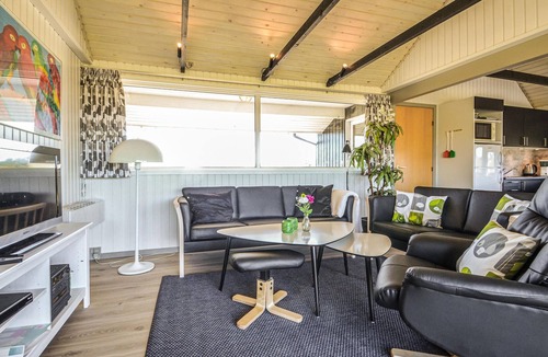 Klitmoller House | Nice home in Thisted with kitchen