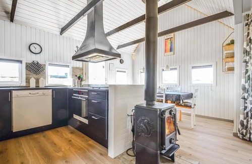 Klitmoller House | Nice home in Thisted with kitchen