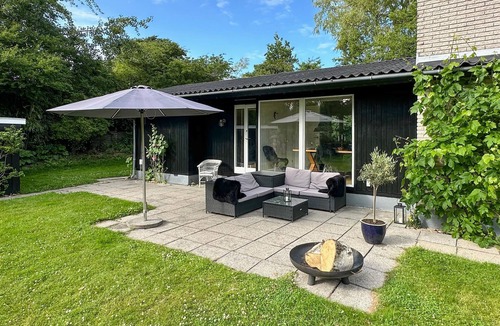 Holloselund House | Nice home in Tisvildeleje with WiFi