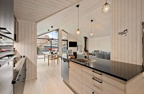 Holloselund House | Nice home in Tisvildeleje with WiFi