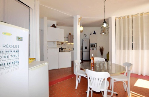 Torreilles-Plage House | Nice home in Torreilles with kitchen