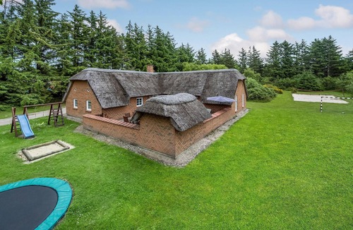 Husby House | Nice home in Ulfborg with kitchen