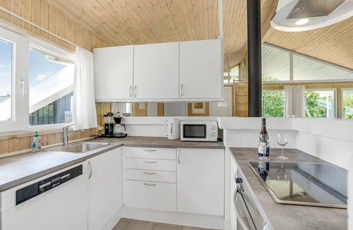 Marielyst House | Nice home in Væggerløse with sauna
