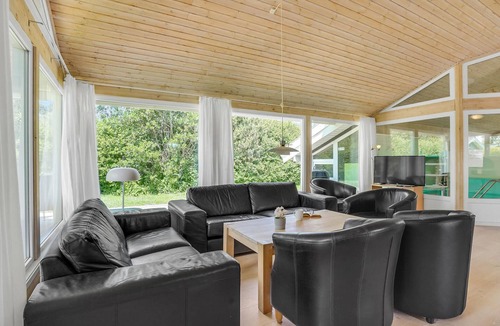 Marielyst House | Nice home in Væggerløse with sauna