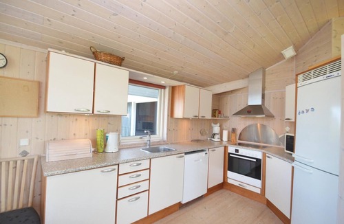 Marielyst House | Nice home in Væggerløse with sauna