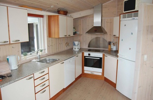 Marielyst House | Nice home in Væggerløse with sauna