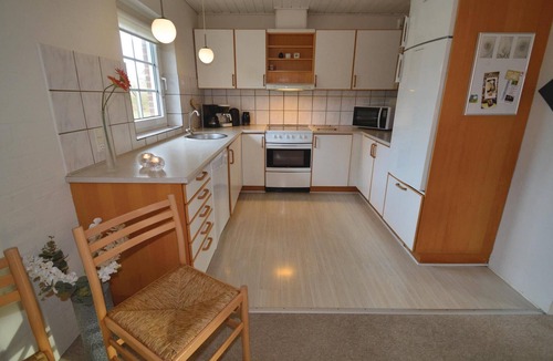 Bøtø By House | Nice home in Væggerløse with sauna