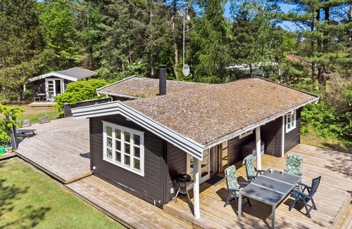 Bøtø By House | Nice home in Væggerløse with WiFi