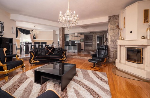Valtura House | Nice home in Valtursko Polje with sauna