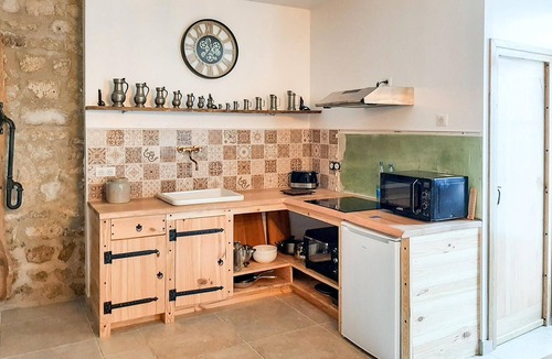 Vauxaillon House | Nice home in VAUXAILLON with WiFi