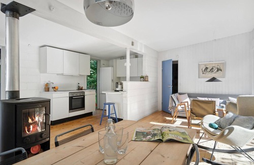 Udsholt House | Nice home in Vejby with kitchen