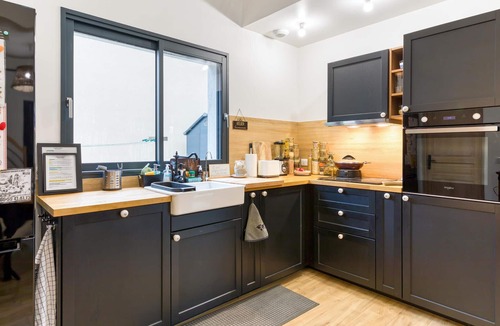 Venon House | Nice home in Venon with WiFi