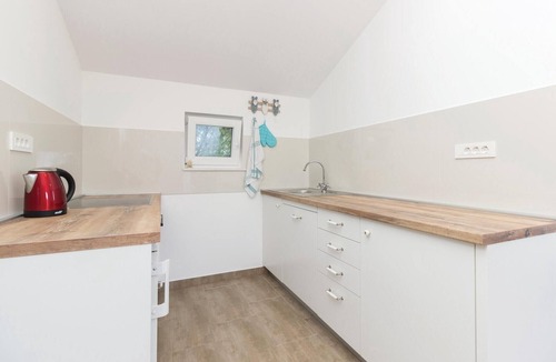 Zdrelac House | Nice home in Zdrelac with WiFi