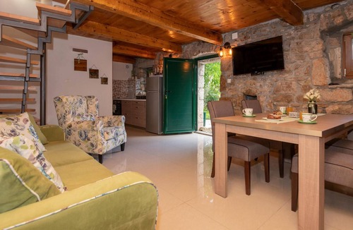 Zmijavci House | Nice home in Zmijavci