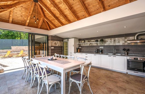 Zmijavci House | Nice home in Zmijavci