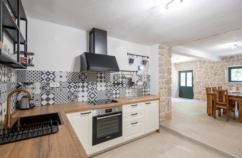 Zmijavci House | Nice home in Zmijavci
