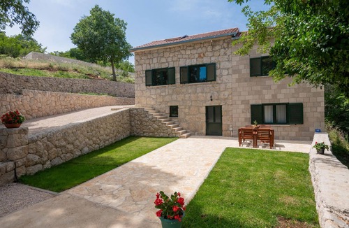 Zmijavci House | Nice home in Zmijavci