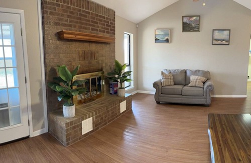 Stephenville House | Nice House Close to Tarleton