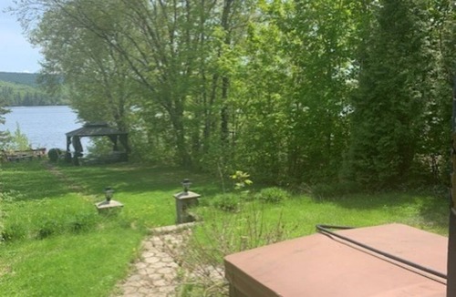 Lac-Sergent House | Nice house directly on the lake. Must be rented 31 days or more.