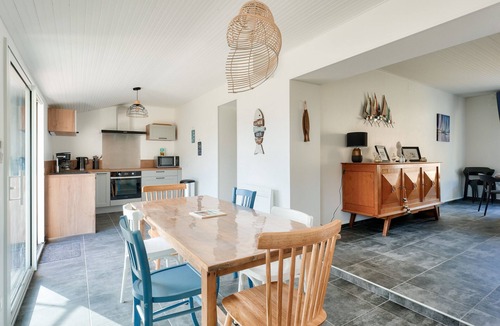 Les Conches House | Nice house for 9 at 5 min to the beach