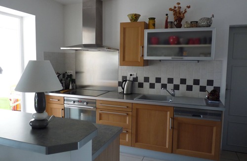 Manosque House | Nice house in a quiet pool with greenery