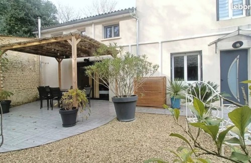 Neuville-de-Poitou House | Nice house near Futuroscope